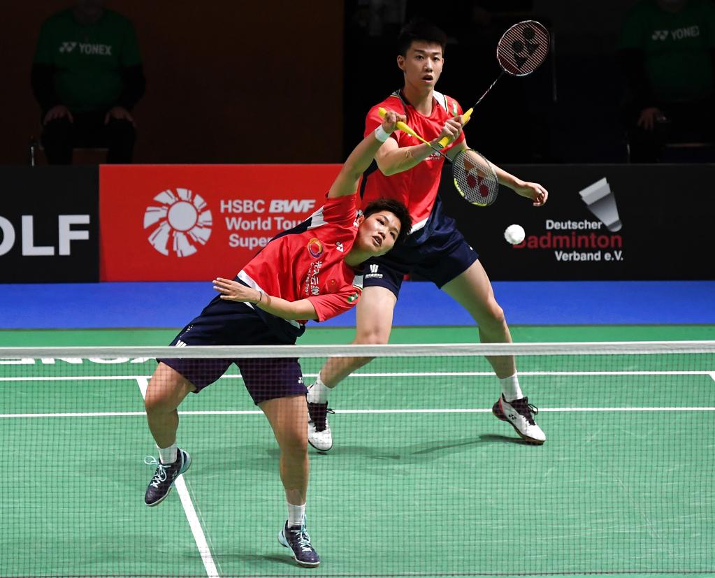 厂伯仲之间 厂伯仲之间