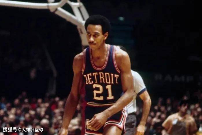 体育澳网：阿尔卡拉斯搭上八强末班车